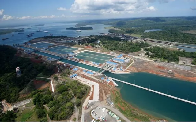 Ships waiting to pass through locks at Panama Canal