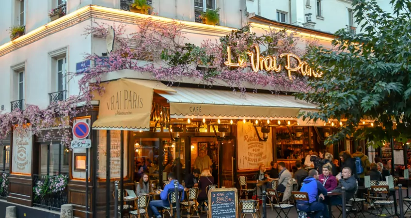 The Benefits Of Living In More Than One Country paris cafe
