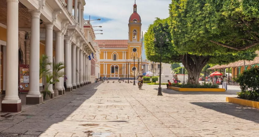 granada colonial city in nicaragua
