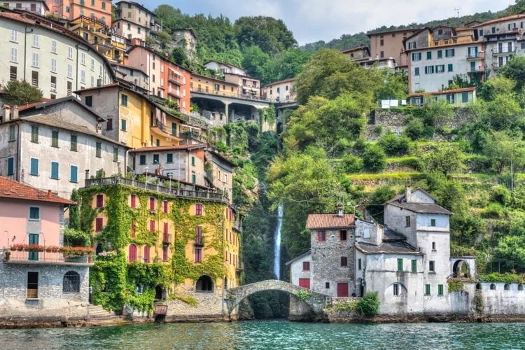 Colorful houses and a bridge in Lake Como, Lombardy, Italy.