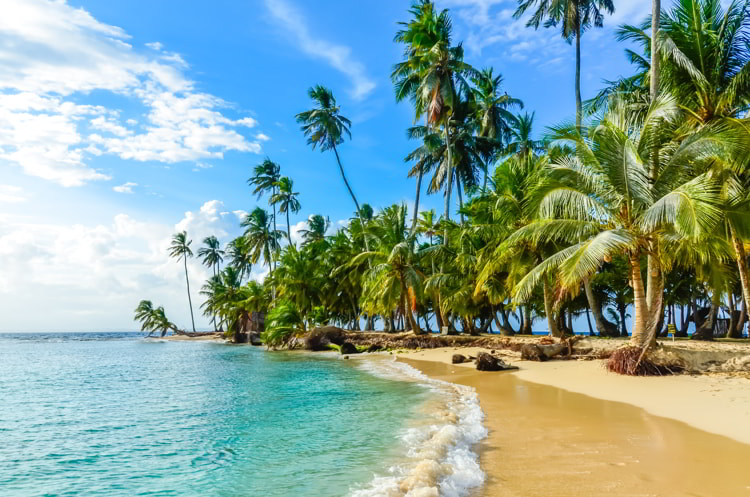 Beautiful lonely beach in caribbean San Blas island, Kuna Yala, Panama