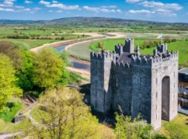 15th-century Bunratty castle in Co. Clare, Ireland
