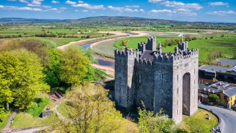 15th-century Bunratty castle in Co. Clare, Ireland
